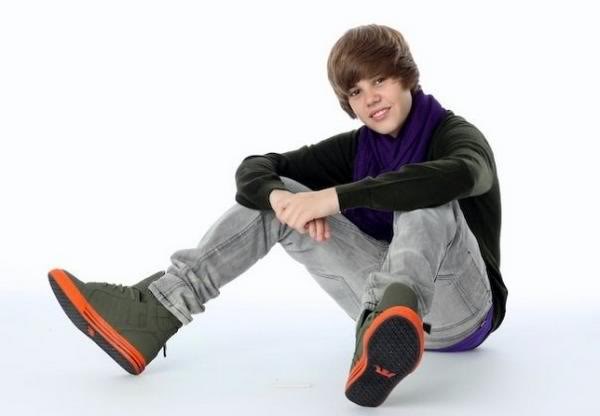 justin bieber pics 2010 new. Justin Bieber changes American
